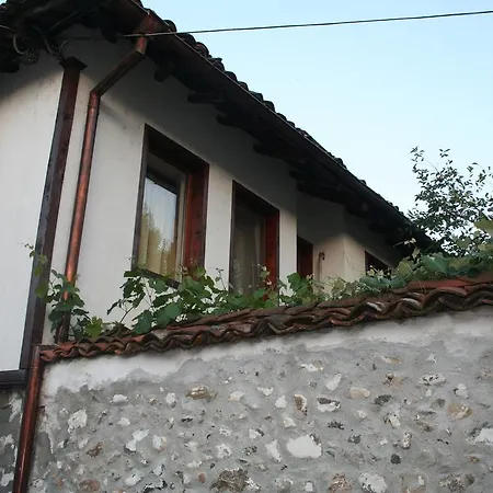 Todorova House Konukevi 3*